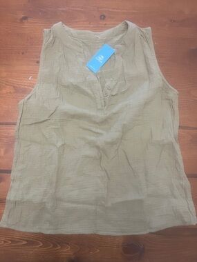 Cupshe Olive Sleeveless Button Henley Tank